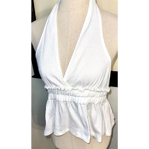 Almost Famous White Top NWT- Size Medium - Picture 3 of 9
